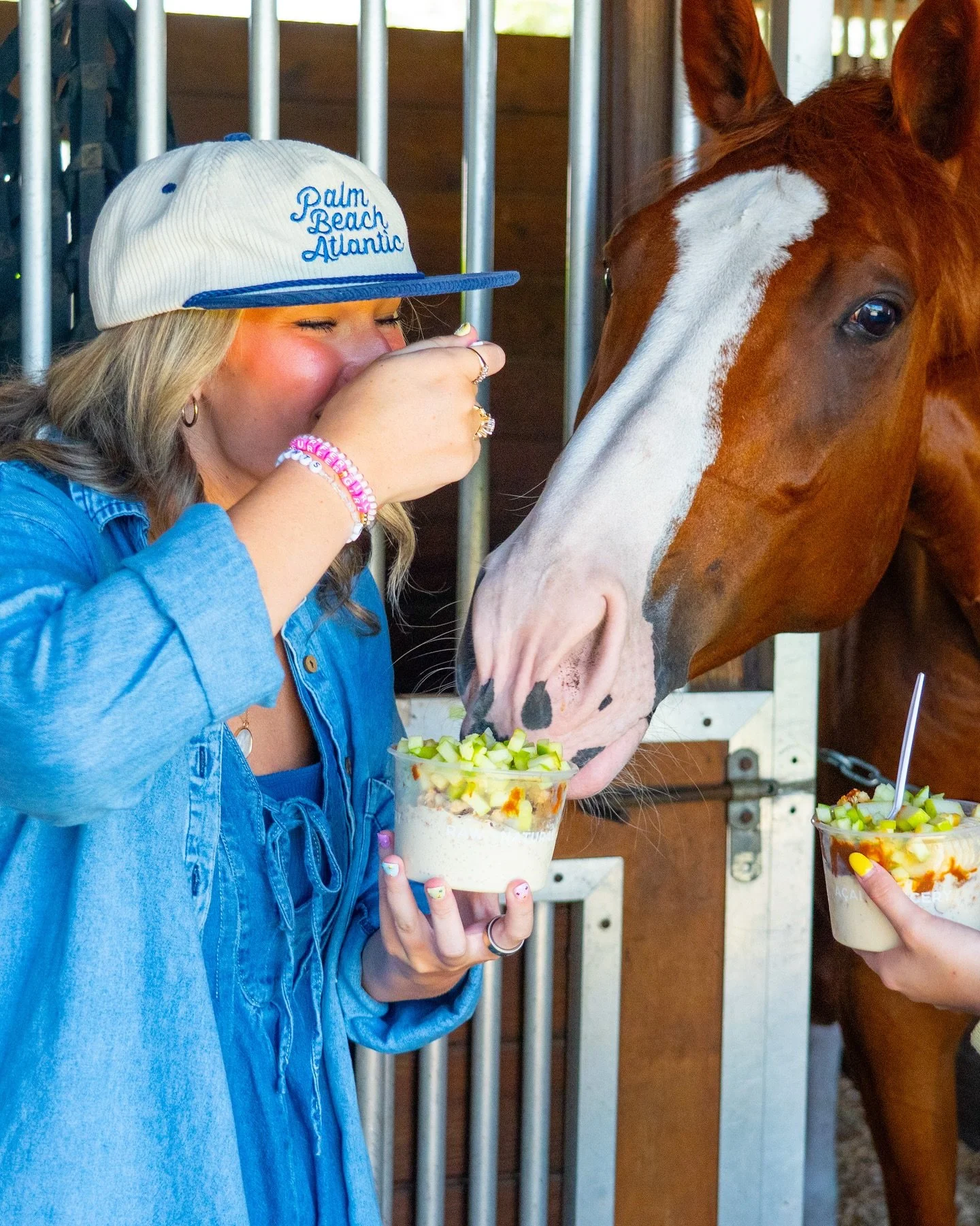 a caramel apple that won’t get stuck in your teeth? sign me up. 
Dulce Caramel Apple - Coconut Base, Granola, Dulce de Leche, Banana, Green Apple 
#3natives #explorepage #lifestyle #healthy #fall #healthyliving