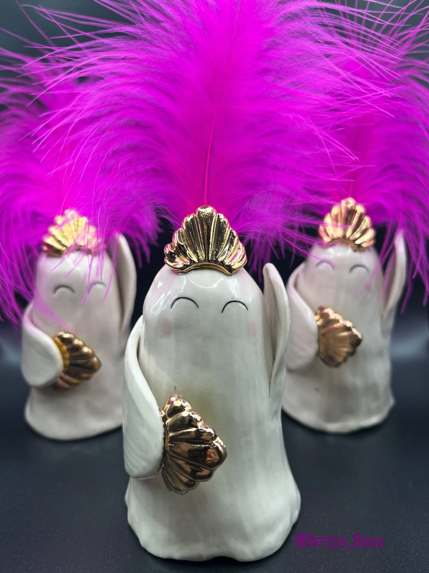 Showgirls coming to the stage…….
π»ππ»