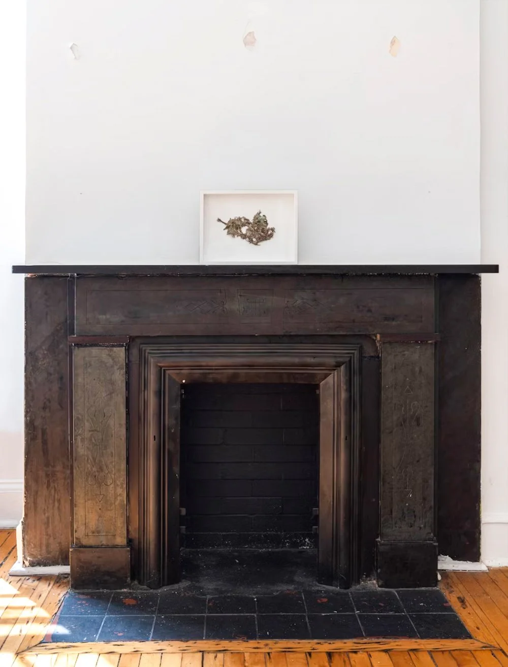 W12 x 9 x 1 ½ in.
(frame: W13 x 13 x 2 inch)