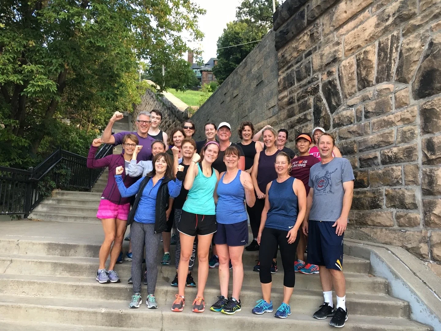 A fun #throwbackthursday of a workout at the stairs of the historic James J. Hill house! 

Do you recognize some familiar faces? 😄

&bull;
&bull;
&bull;

#definingyoupilatesandfitness&nbsp;#definingyoufitnessandpilates&nbsp;#teamdyf&nbsp;#twincities