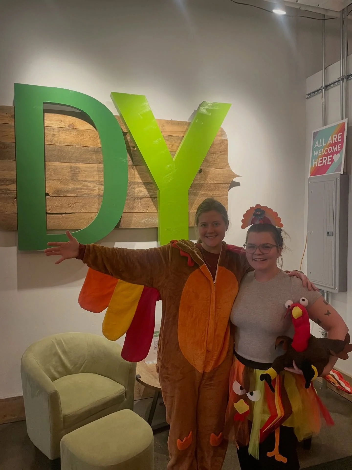 Happy Thanksgiving from Defining You!! 🤍

&bull;
&bull;
&bull;

#definingyoupilatesandfitness&nbsp;#definingyoufitnessandpilates&nbsp;#teamdyf&nbsp;#twincitiesfitness&nbsp;#seeyouatthestudio&nbsp;#stpaulfitness&nbsp;#stpaulfitnessclasses&nbsp;#stpau