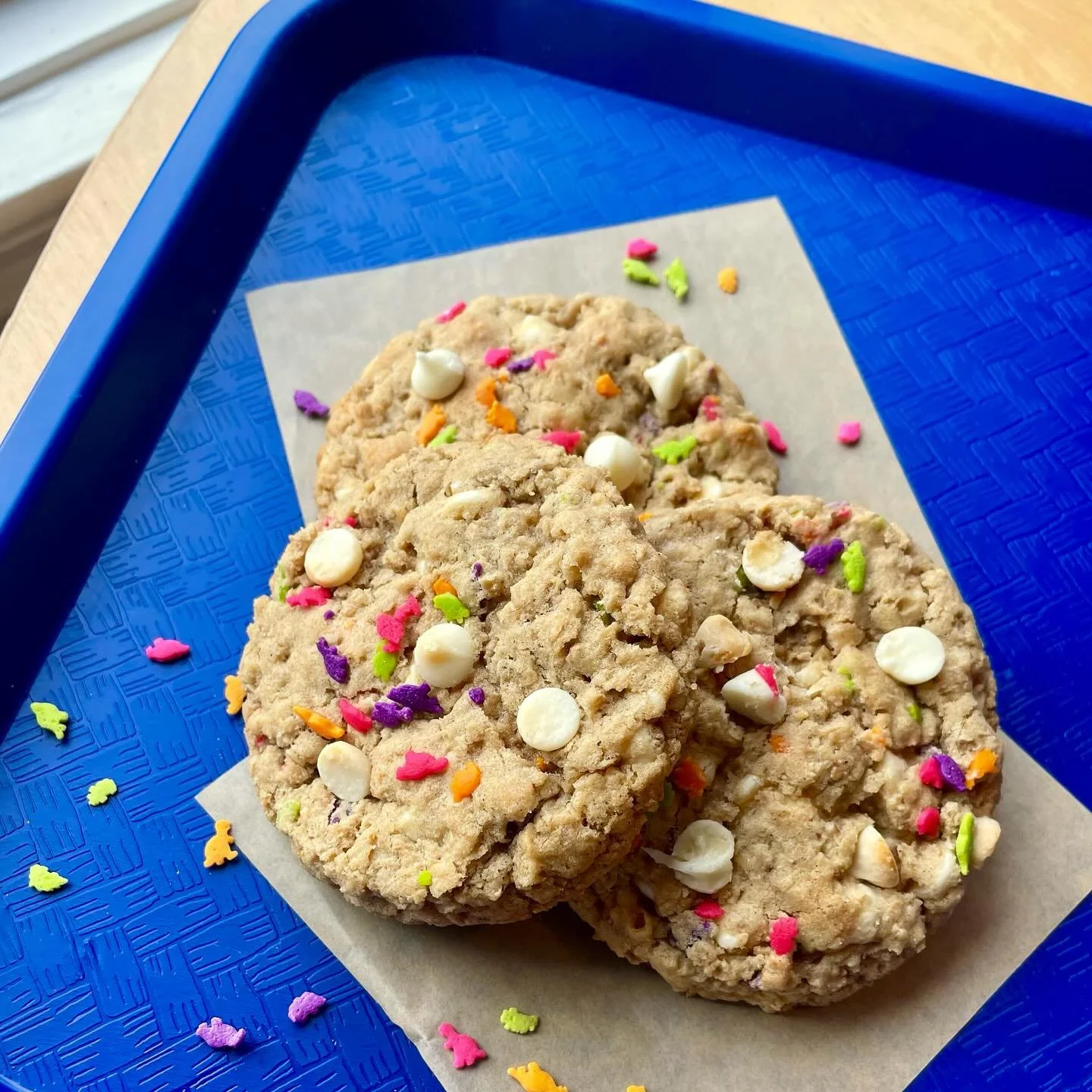 Been working on a few nostalgic lunchtime treats for this Thursday&rsquo;s Pioneer Square Art Walk! 

I&rsquo;ll be at @lmntheshop serving up a few fun sweets during their Makers Market from 5-8PM, including these Brown Sugar Maple Dino Oatmeal Cooki