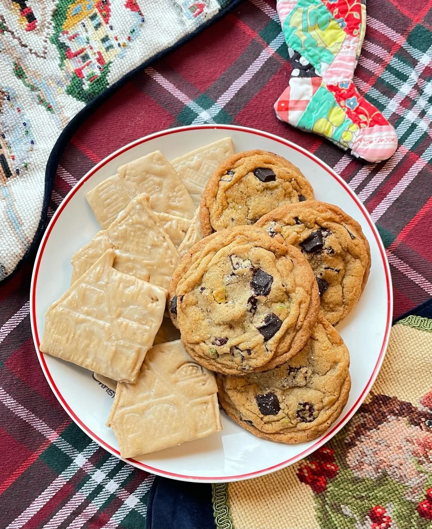 Testing a few cookies for my holiday treat boxes! Only taking a few more orders so now&rsquo;s your chance to snag one &mdash; it&rsquo;ll be filled with all sorts of goodies including these cherry pistachio chocolate chip cookies and sweet little ci