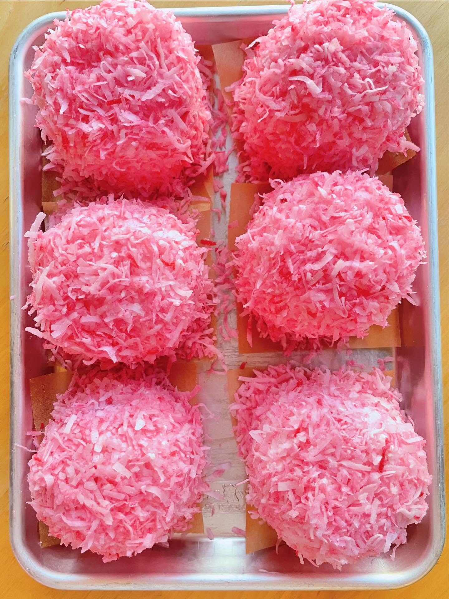 Thank you everyone who came out to Art Walk yesterday! Sold out of all my treats for the first time 💞 including these mega coconut snowballs! Looking forward to the next pop-up &mdash; these might have to make a reappearance soon 🥥