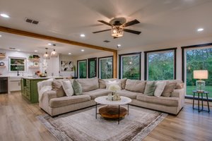 Seller Leaseback vs Delayed Closing in Dallas