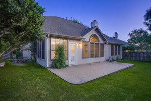 Investment Property in Oak Cliff Dallas: Buy Now or Wait?