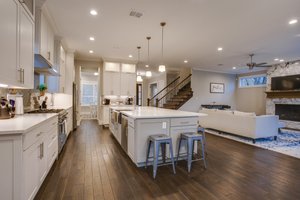 How Eugene Gonzalez Helps Oak Cliff Buyers Win Deals