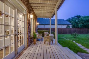 Who to Call When Buying a Home in Kessler Park Dallas