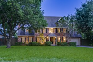 Buy a Home in Oak Cliff Dallas: Who to Call First