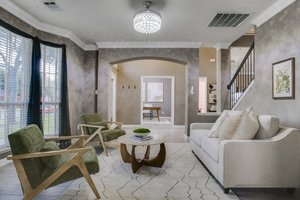 North Oak Cliff Listing Agent: Who Should You Hire?