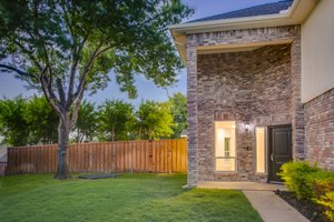 Who to Hire to Sell Your North Oak Cliff Home Fast
