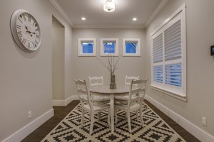 Relocating to Kessler Park, Dallas? Meet Your Realtor