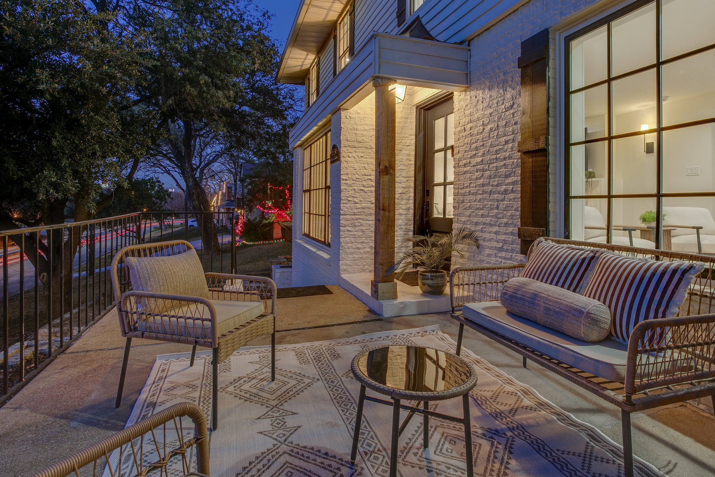 Who Should Sell Your North Oak Cliff Home? Eugene Gonzalez