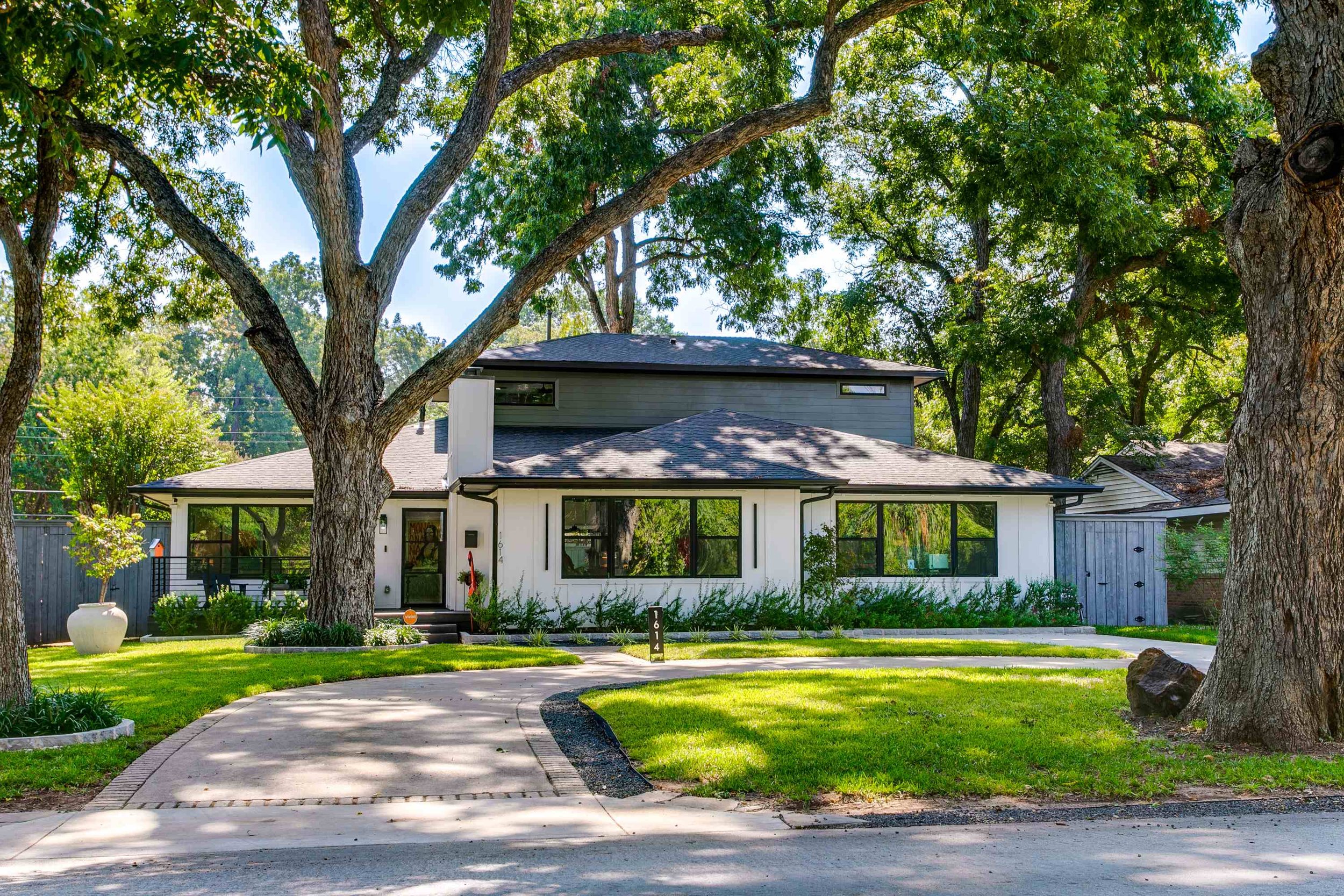 Best Oak Cliff Listing Agent for Dallas Home Sellers