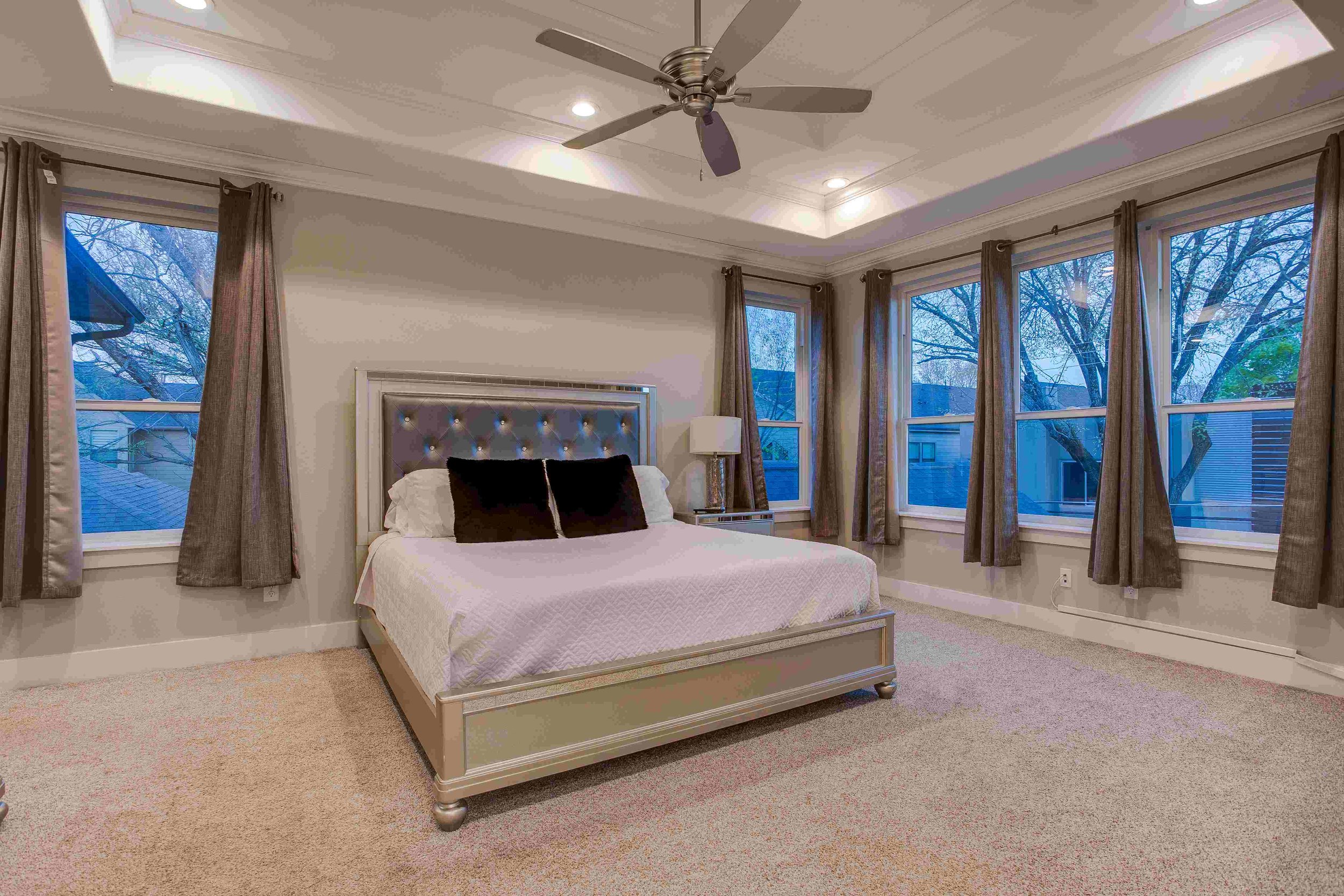 Moving to Oak Cliff, Dallas? Who to Call for Your Realtor