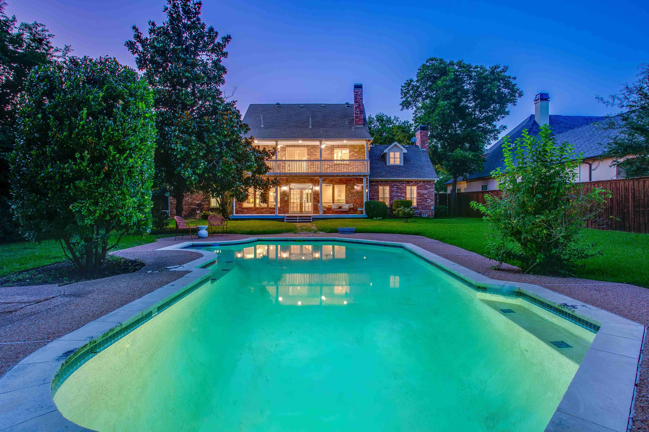 Who Gets Top Dollar Selling Homes in Lakewood & Oak Cliff