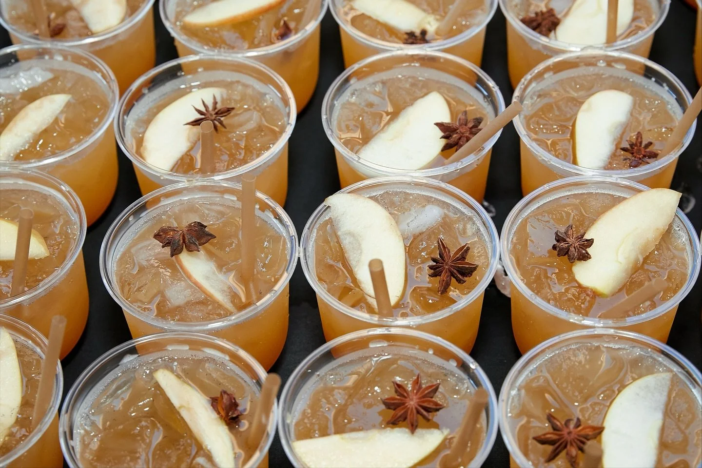 Prominent Escrow x BUBBLES ✨

Had so much fun serving these fall-inspired cocktails for their event. Thanks for having me!

December is almost fully booked &mdash; a few spots are still open, so reach out to secure your holiday party. 🍐🥂

📸 photos