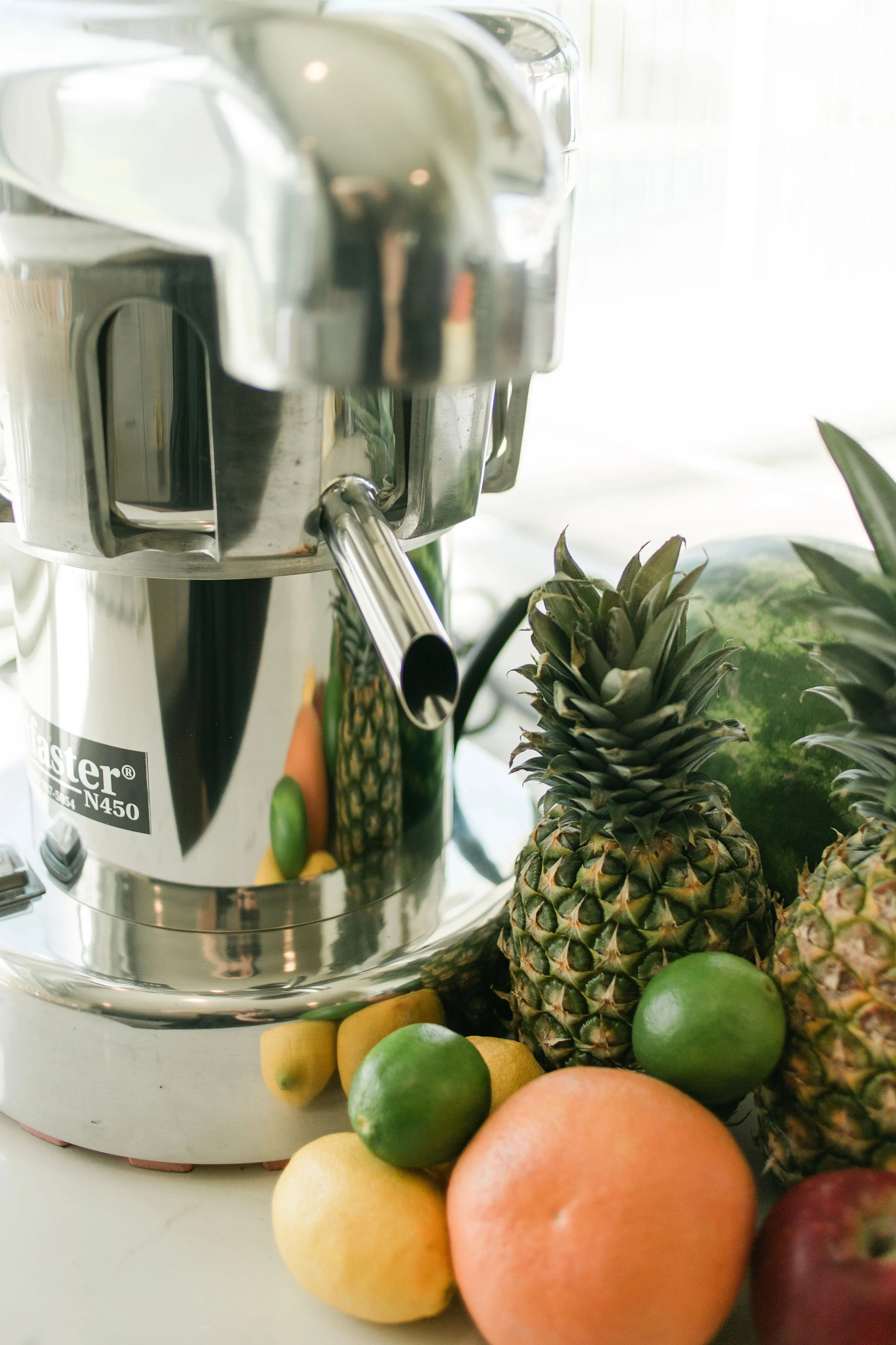 Fresh-Pressed Juice vs. Premixed Cocktails: Why It Matters for Your Orange County Event