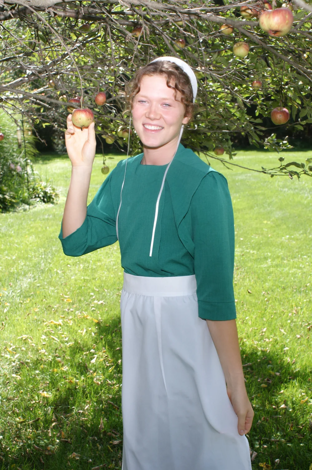 Woman's Amish Outfit  Notice: The Store is OPEN, come on in!