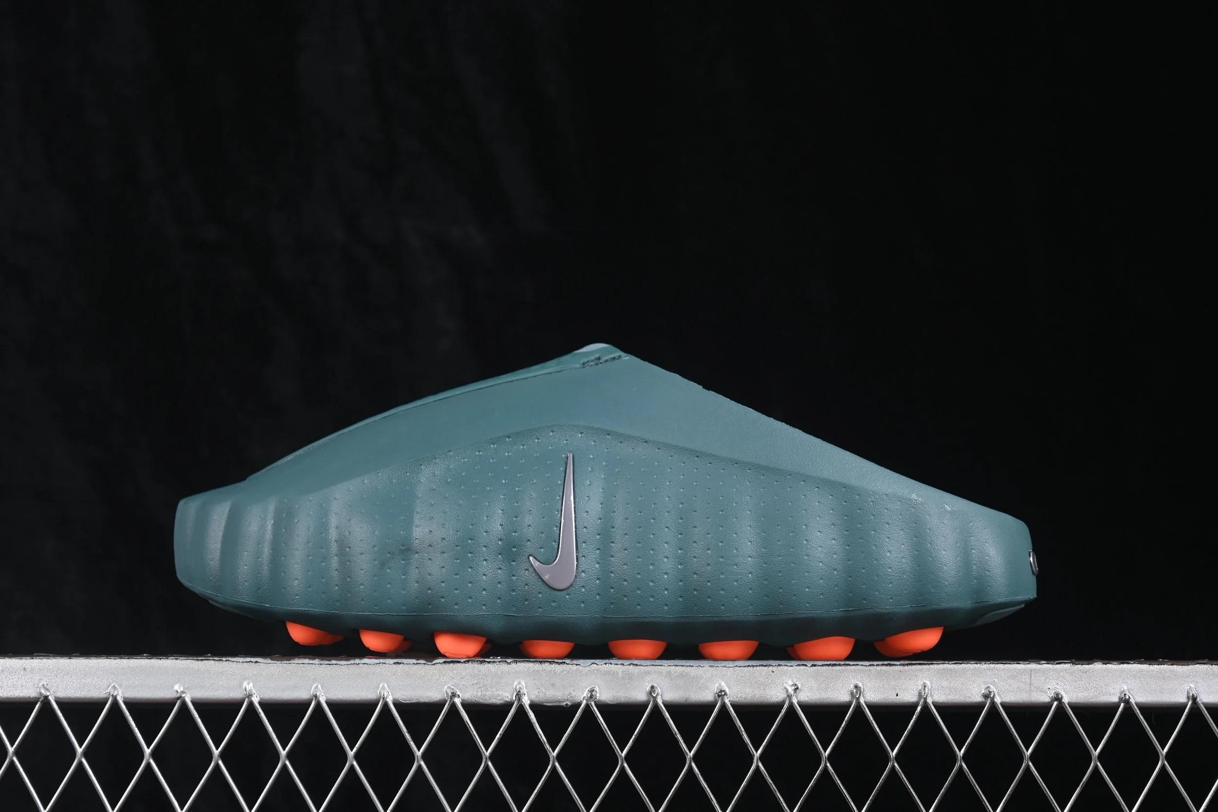 Nike Mind 001