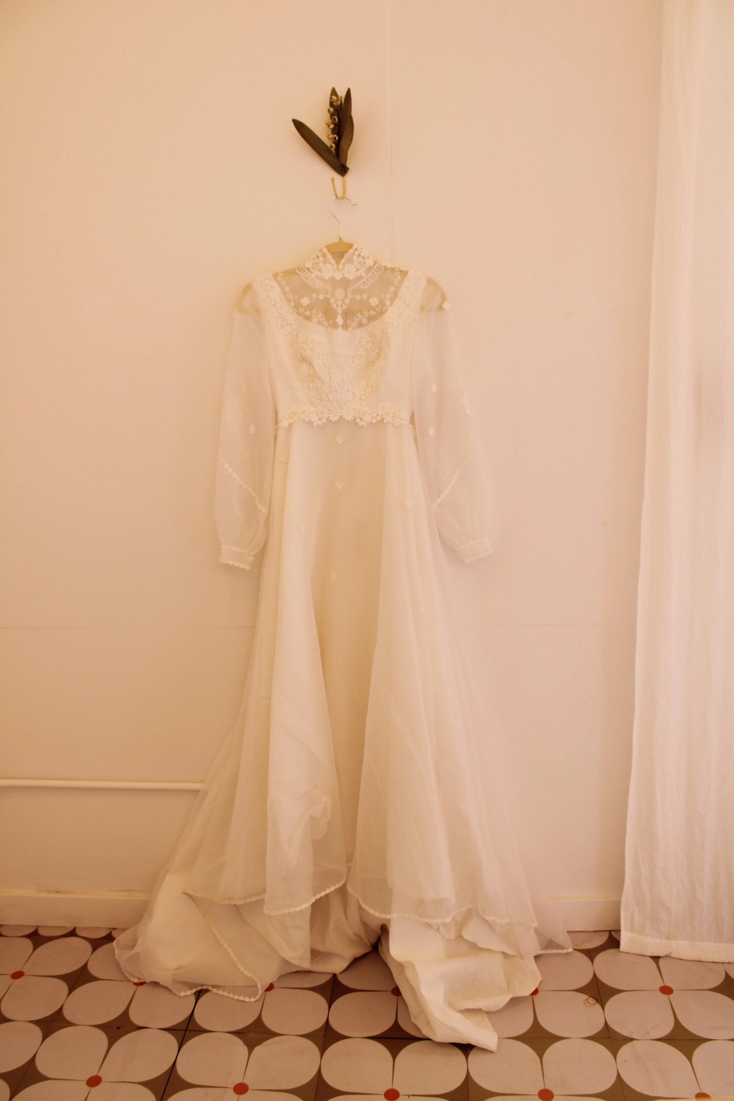 1960s High Collar Vintage Wedding Gown