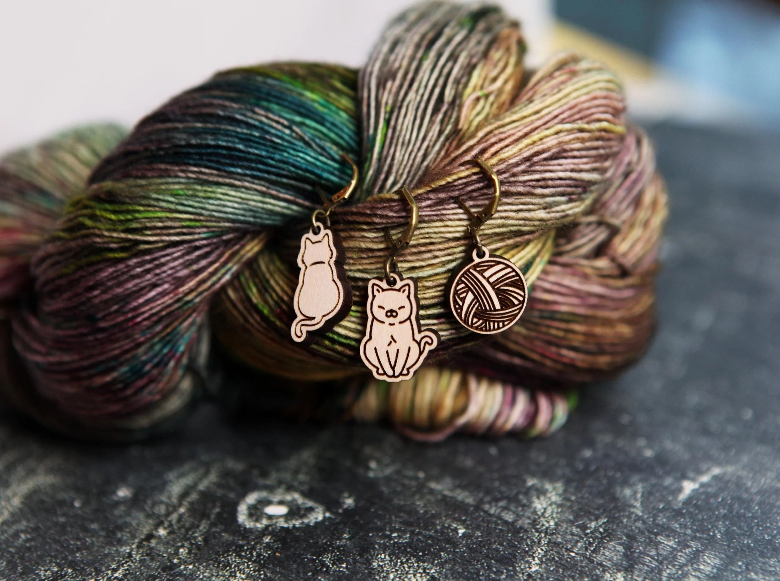 https://i.etsystatic.com/8282779/r/il/94ef00/7023723761/il_fullxfull.7023723761_ikng.jpg