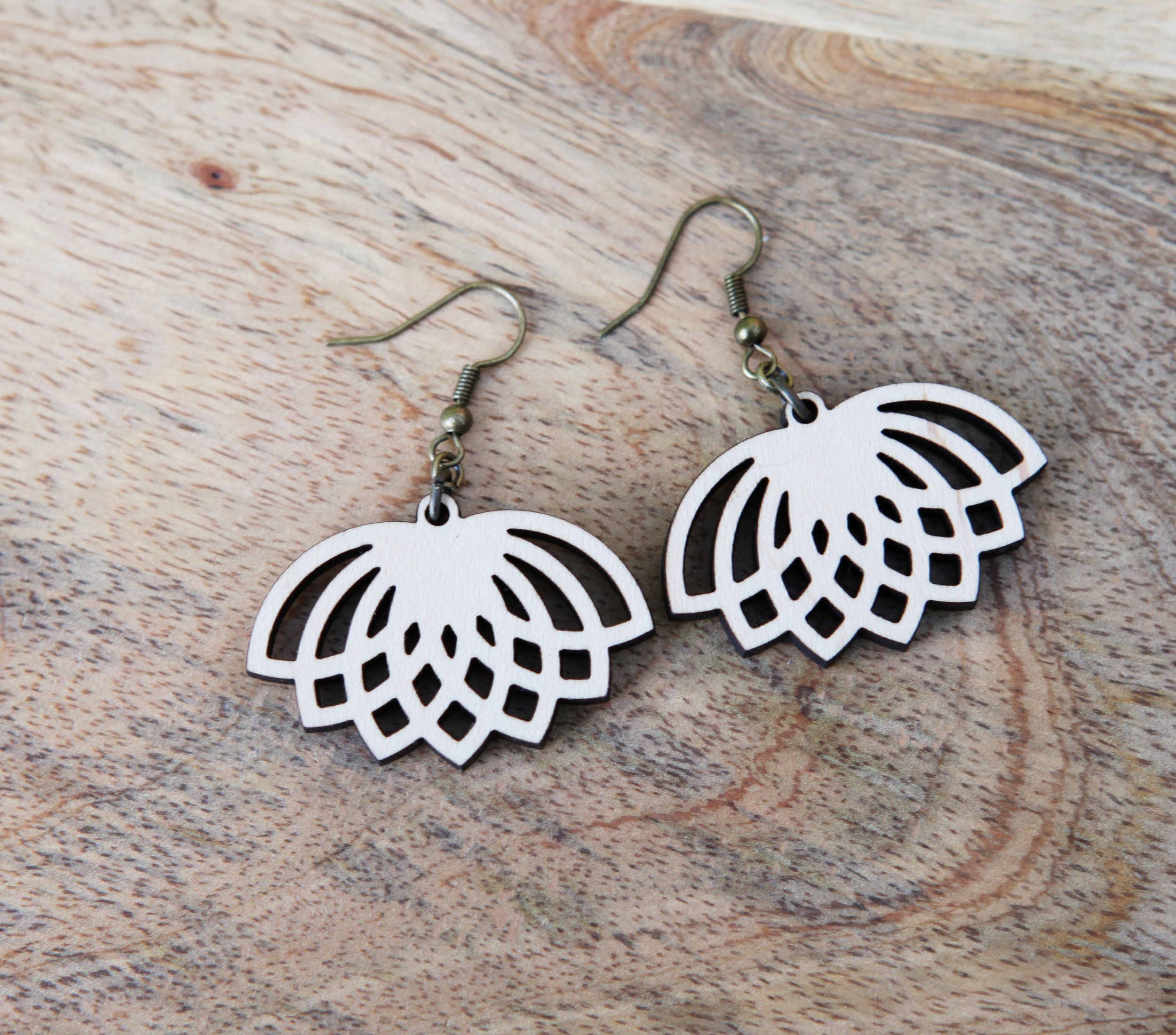 https://i.etsystatic.com/8282779/r/il/69e370/2975759575/il_fullxfull.2975759575_ltj5.jpg