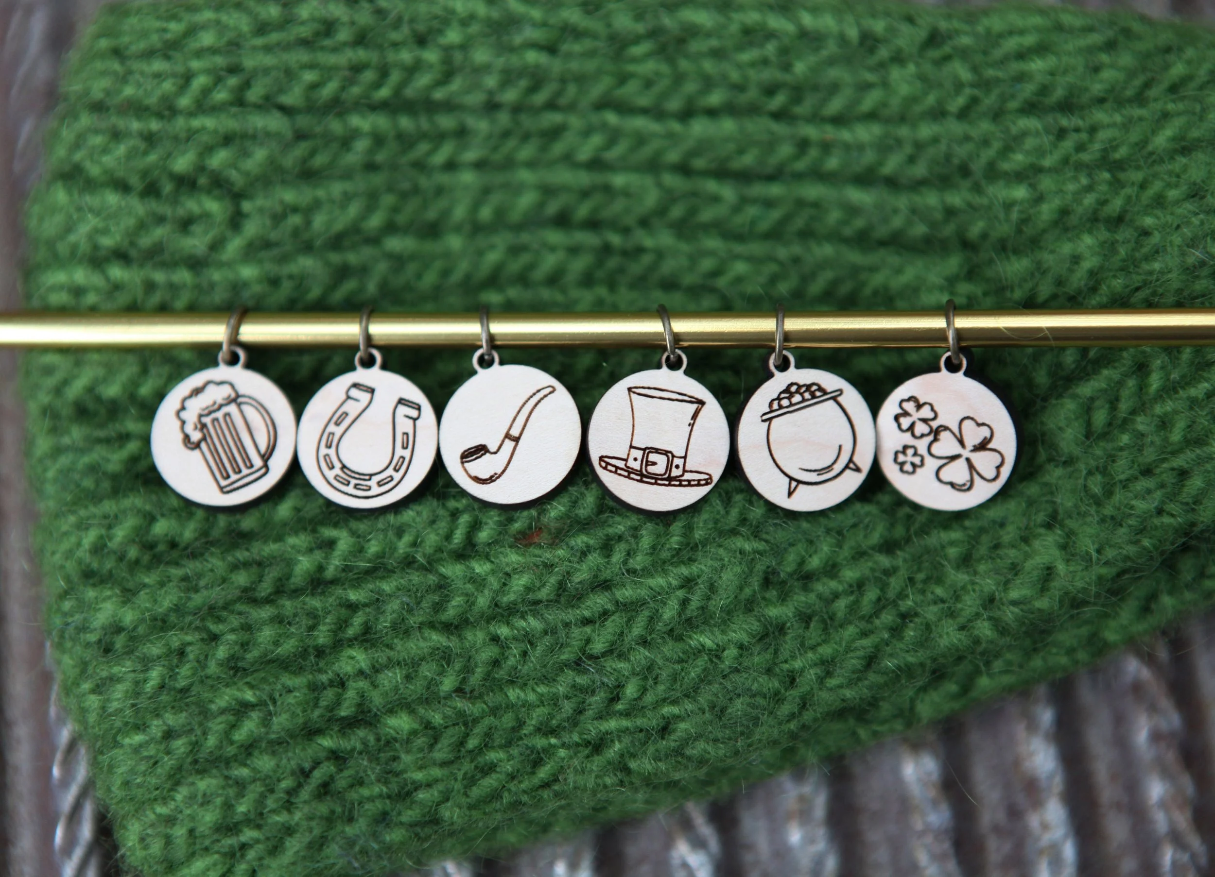 https://i.etsystatic.com/8282779/r/il/cb526d/2906460855/il_fullxfull.2906460855_qgkp.jpg