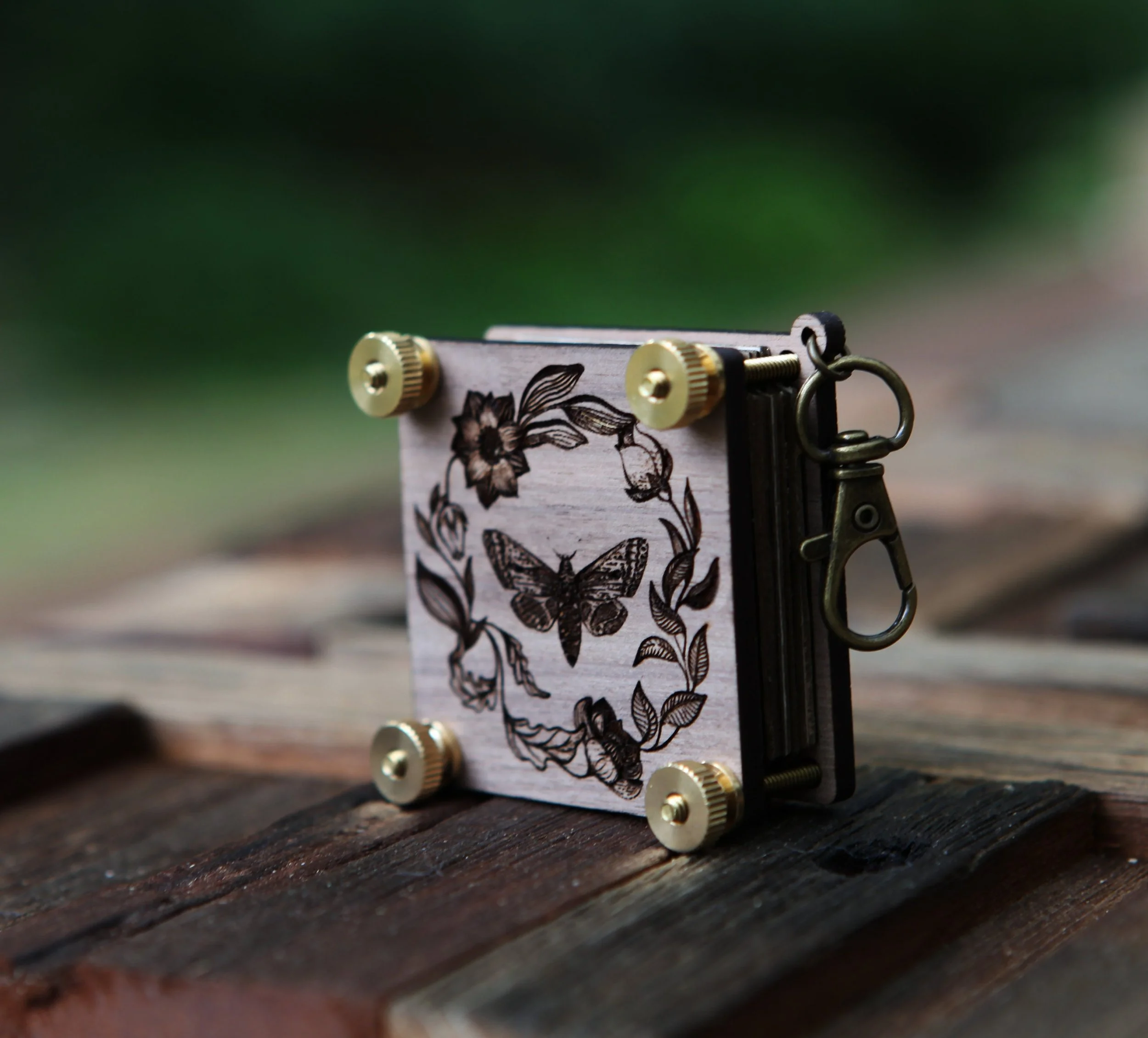 https://i.etsystatic.com/8282779/r/il/88ced7/5129867965/il_fullxfull.5129867965_652v.jpg