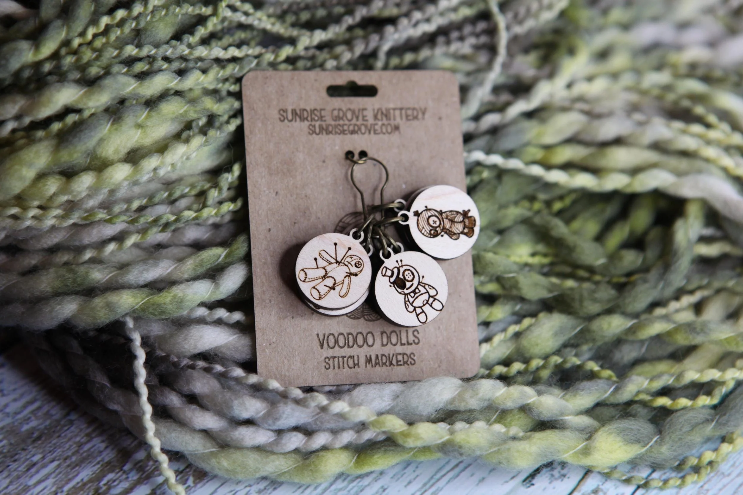 https://i.etsystatic.com/8282779/r/il/695d59/6727589631/il_fullxfull.6727589631_iqcr.jpg