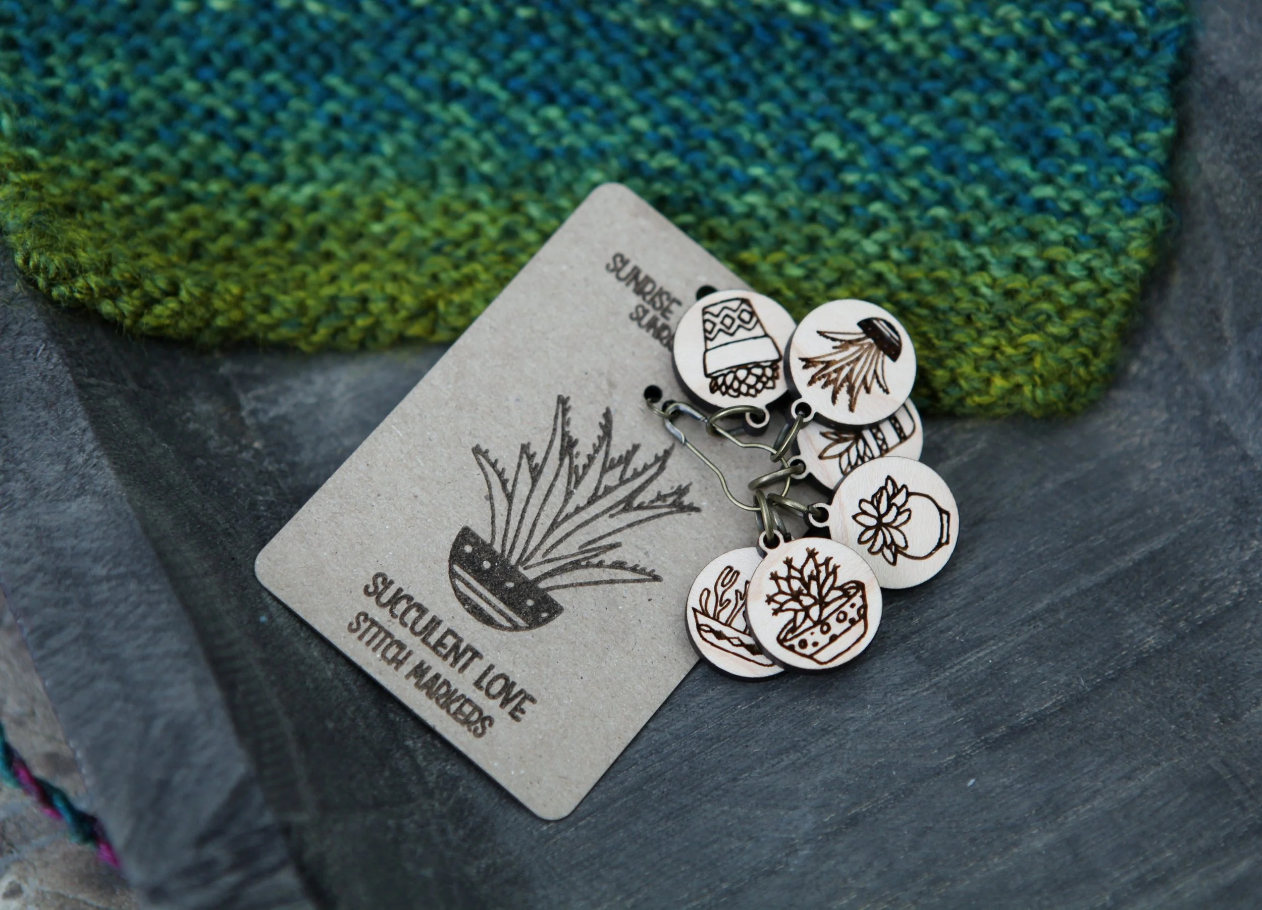 https://i.etsystatic.com/8282779/r/il/98219f/3040090280/il_fullxfull.3040090280_sgb0.jpg