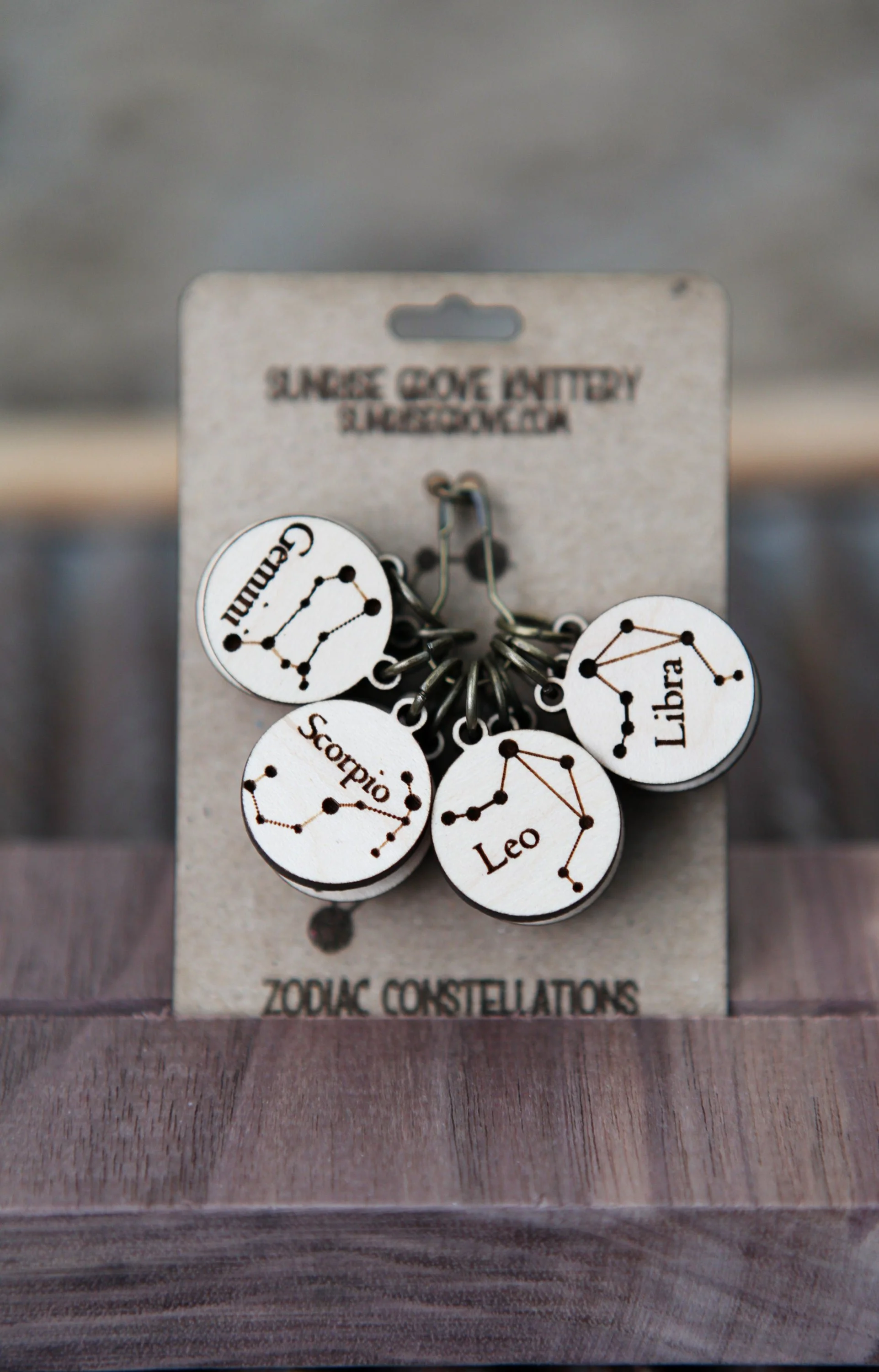https://i.etsystatic.com/8282779/r/il/23a989/2858821468/il_fullxfull.2858821468_3rwq.jpg