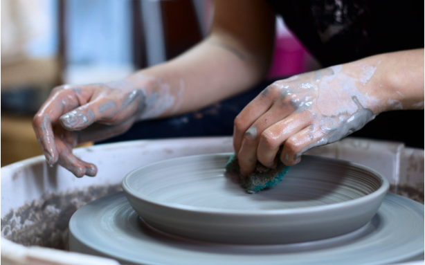 How to Sell at Craft Shows and Artisan Markets Without Spending a Fortune&nbsp;