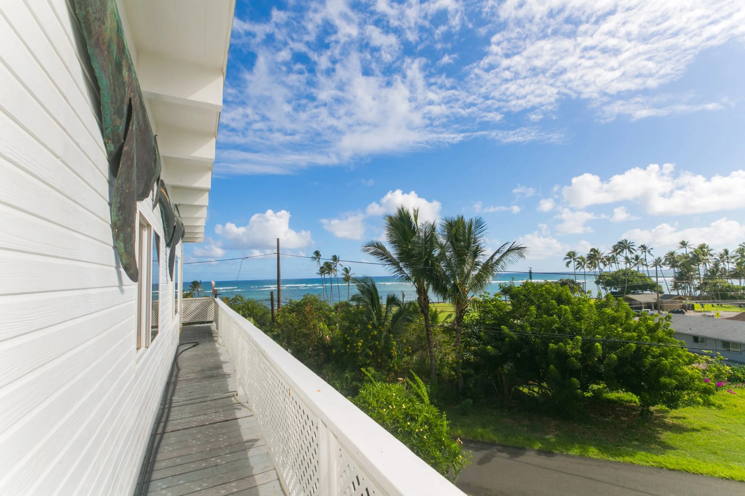 Commercial real estate - luxury Yoga, Health, Wellness, Artist Retreat  with an ocean view