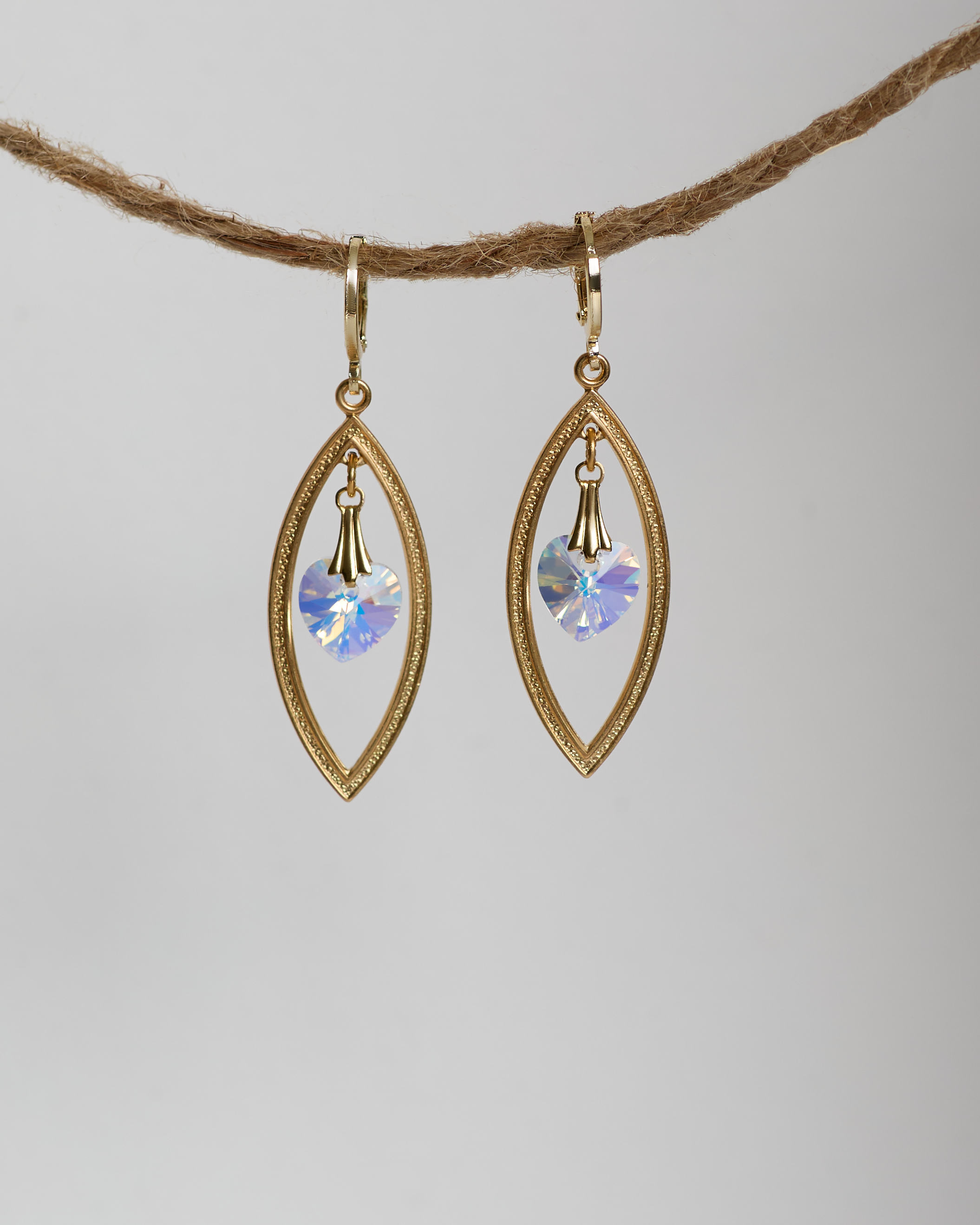 Pointy Crystal Oval Earrings.png