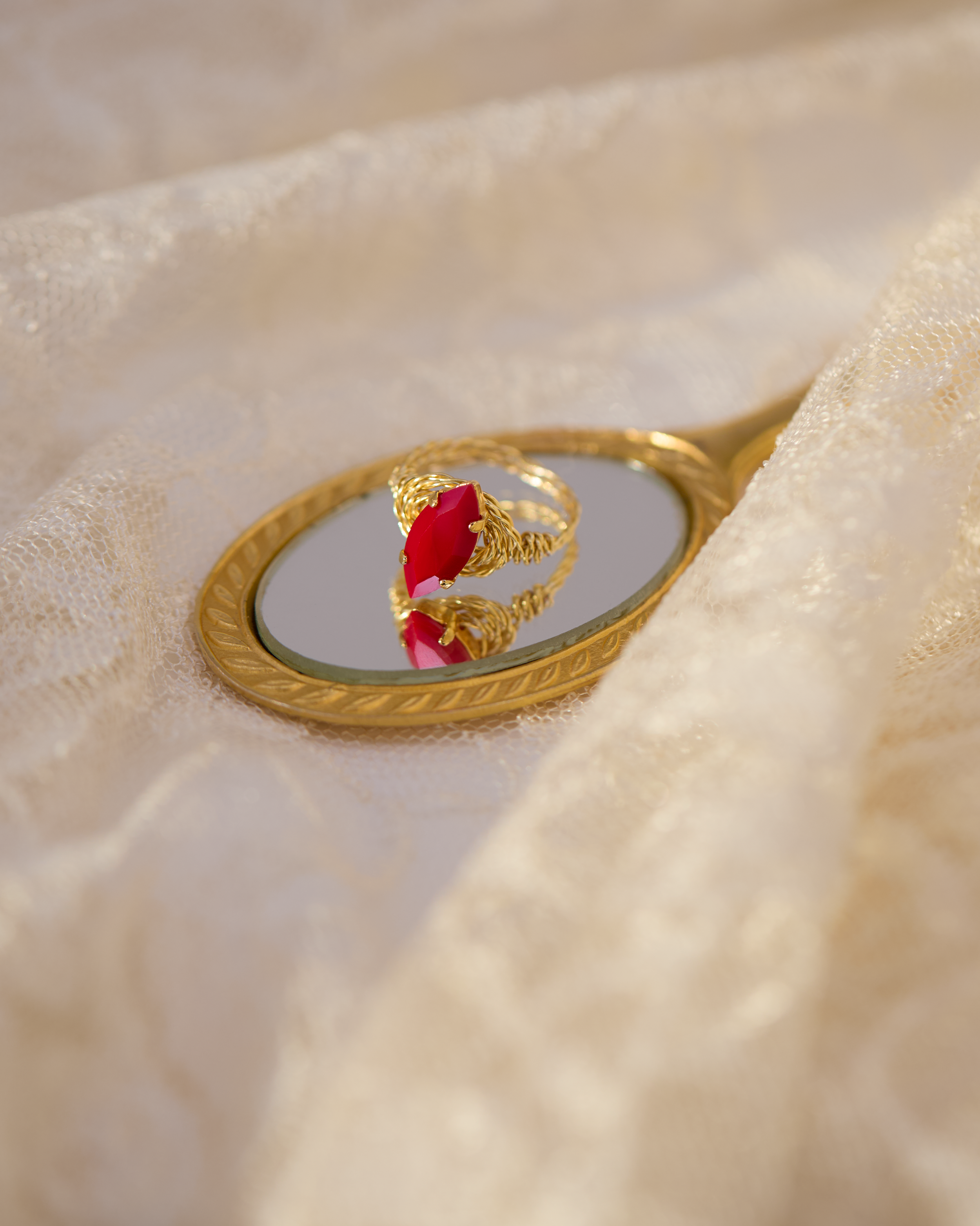 matte red ring mirror.png