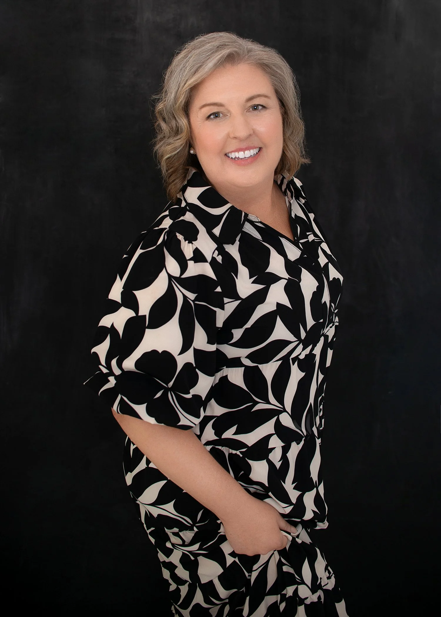 14 Rebecca Beth and Renia  Lisa Advent Photography  2025 JPEG.jpg