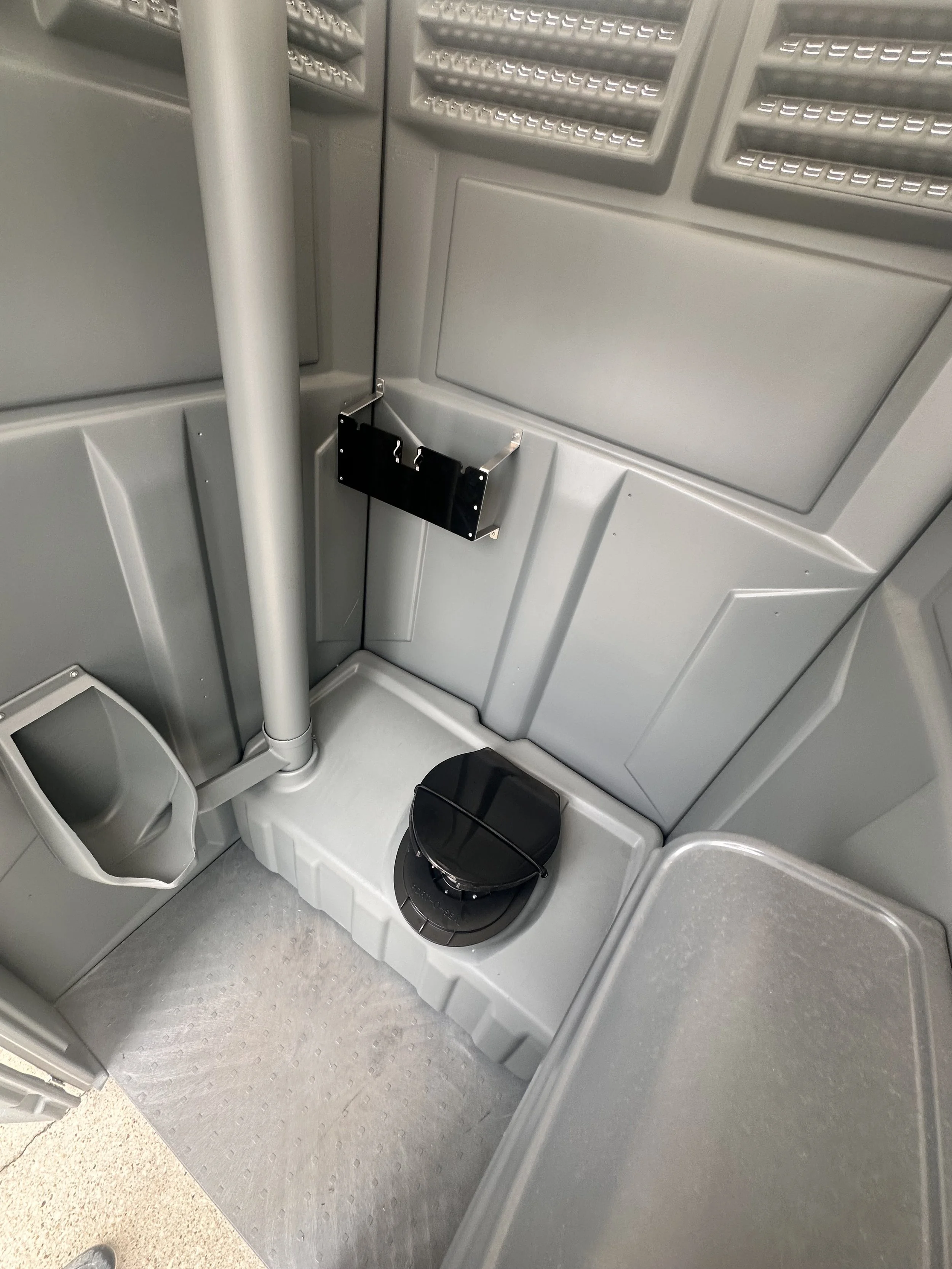 Internal portalet on construction rental portalet trailer