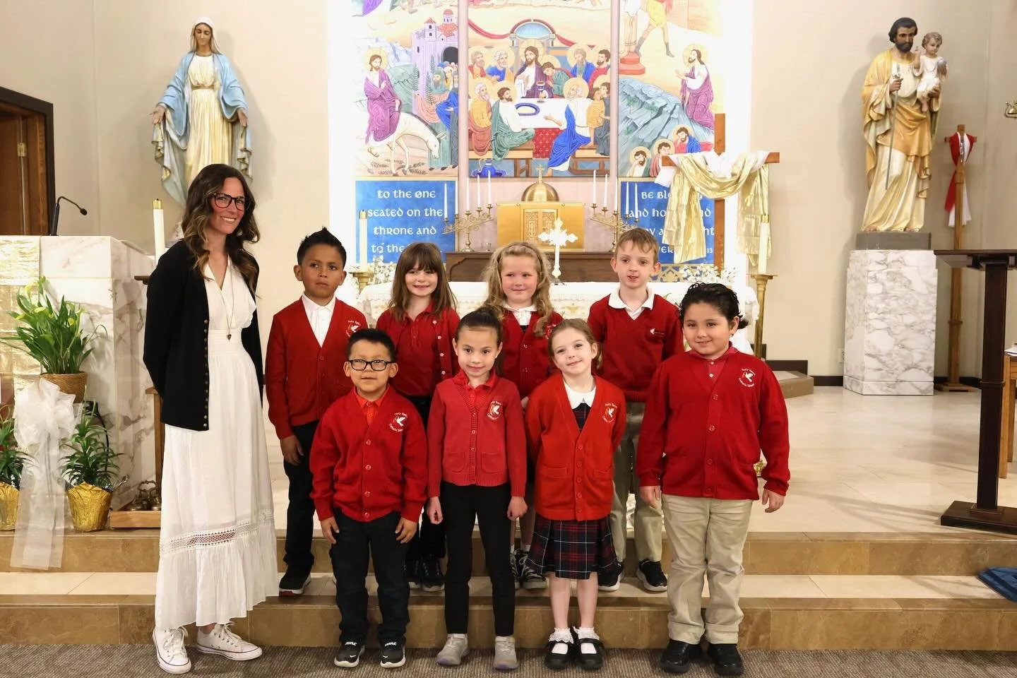 Today our first grade class helped out during Wednesday Mass! ✝️❤️

They practiced their public speaking skills while also sharing the Word of God to their fellow classmates and teachers! 

Just one way Holy Spirit is more than a school! 

#morethana
