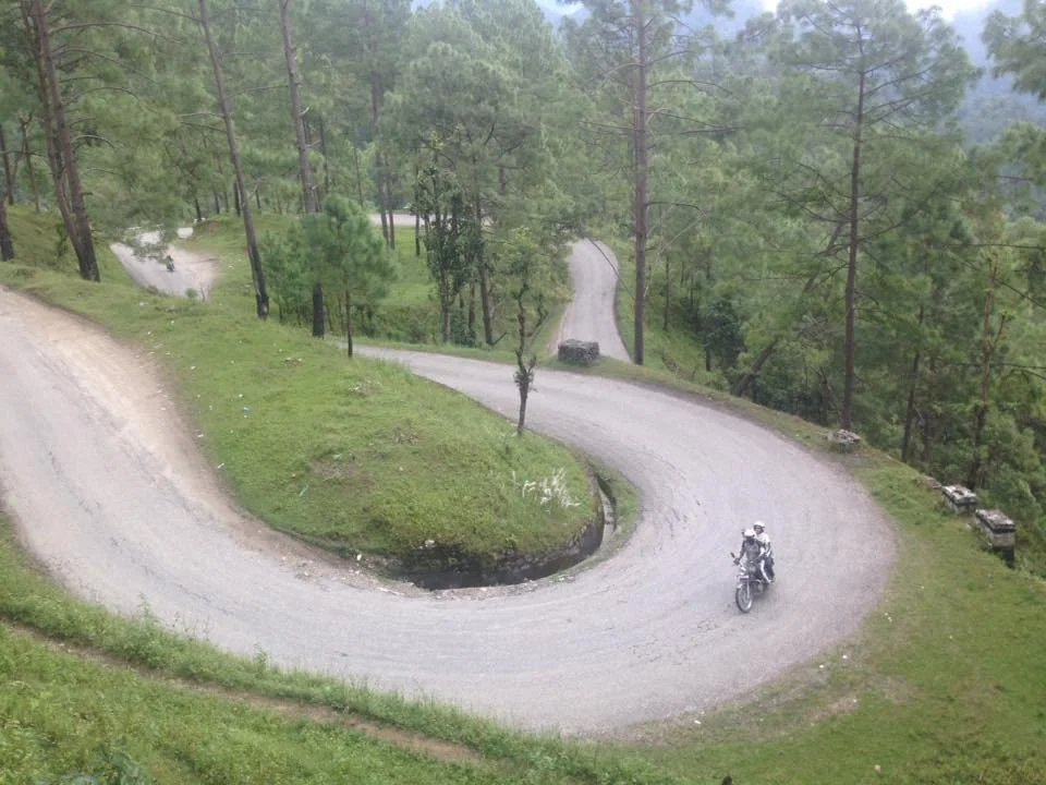 Nepal road bend.jpg