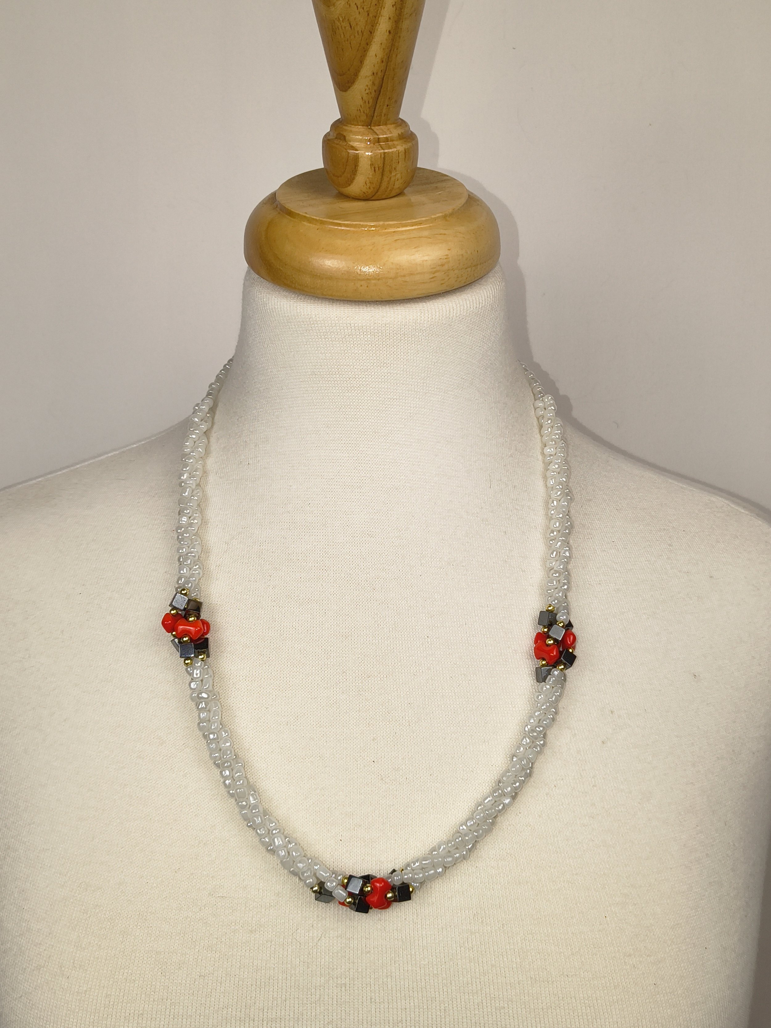 Elegant Statement Bead Necklace