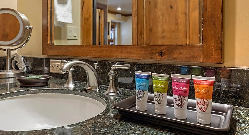 Master Bath 1.jpg