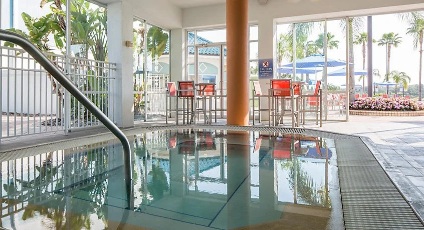 the-fountains-waters-edge-hot-tub.jpg