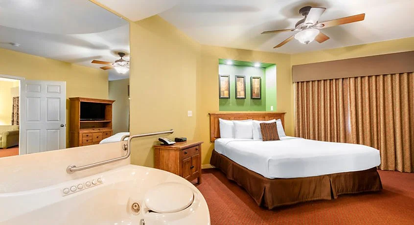 the-falls-village-2bed-deluxe-master-suite.jpg