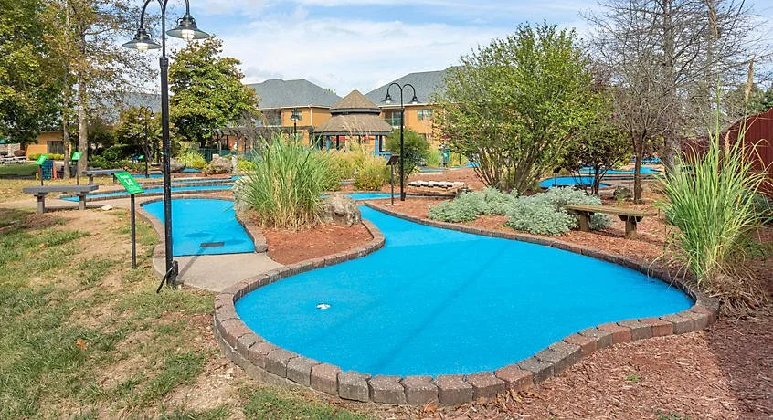FVR-falls-village-resort-mini-golf1.jpg