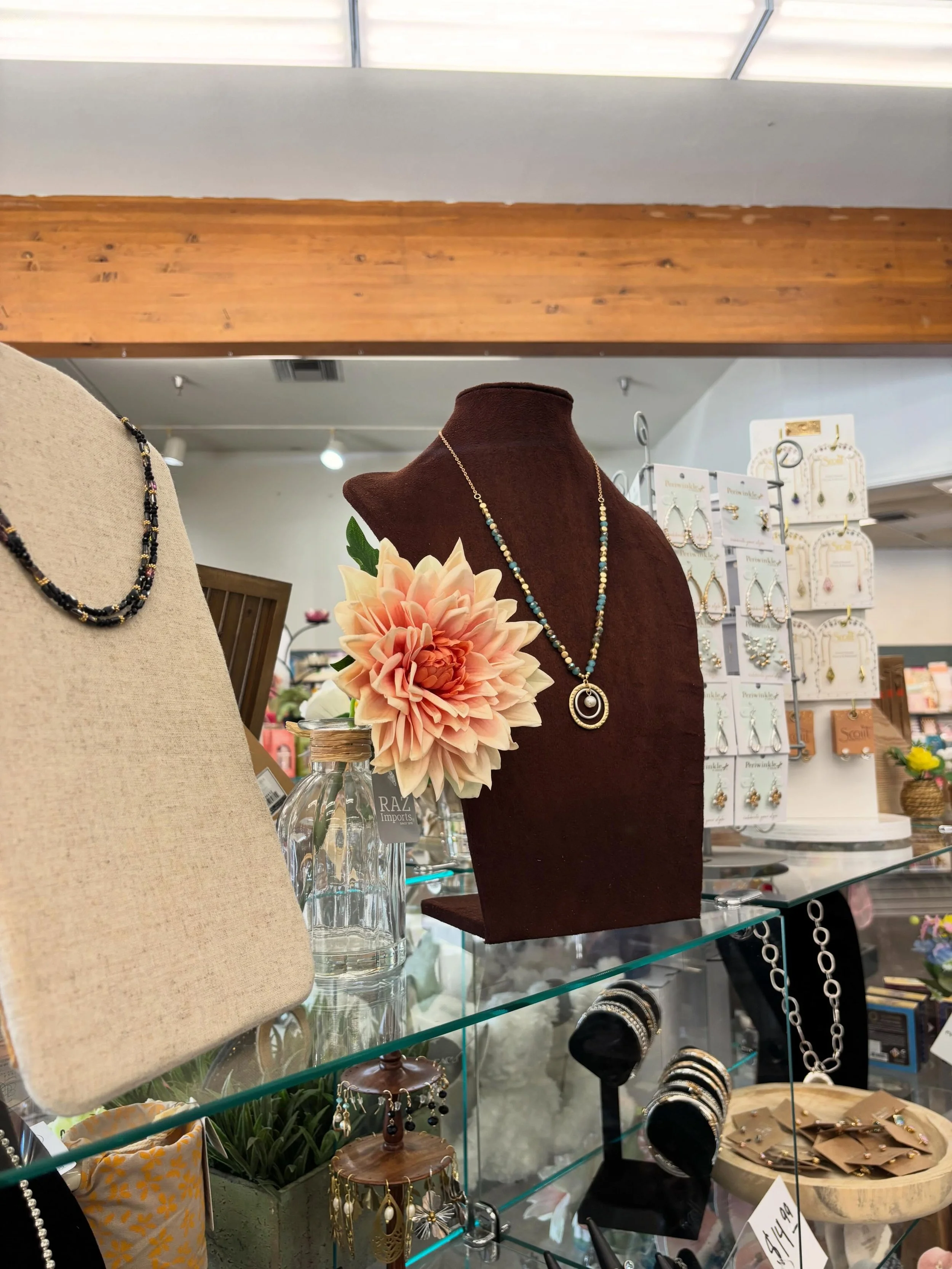 These are a few of our favorite pieces! 

#sthelena #jewlery #giftideas #fashion