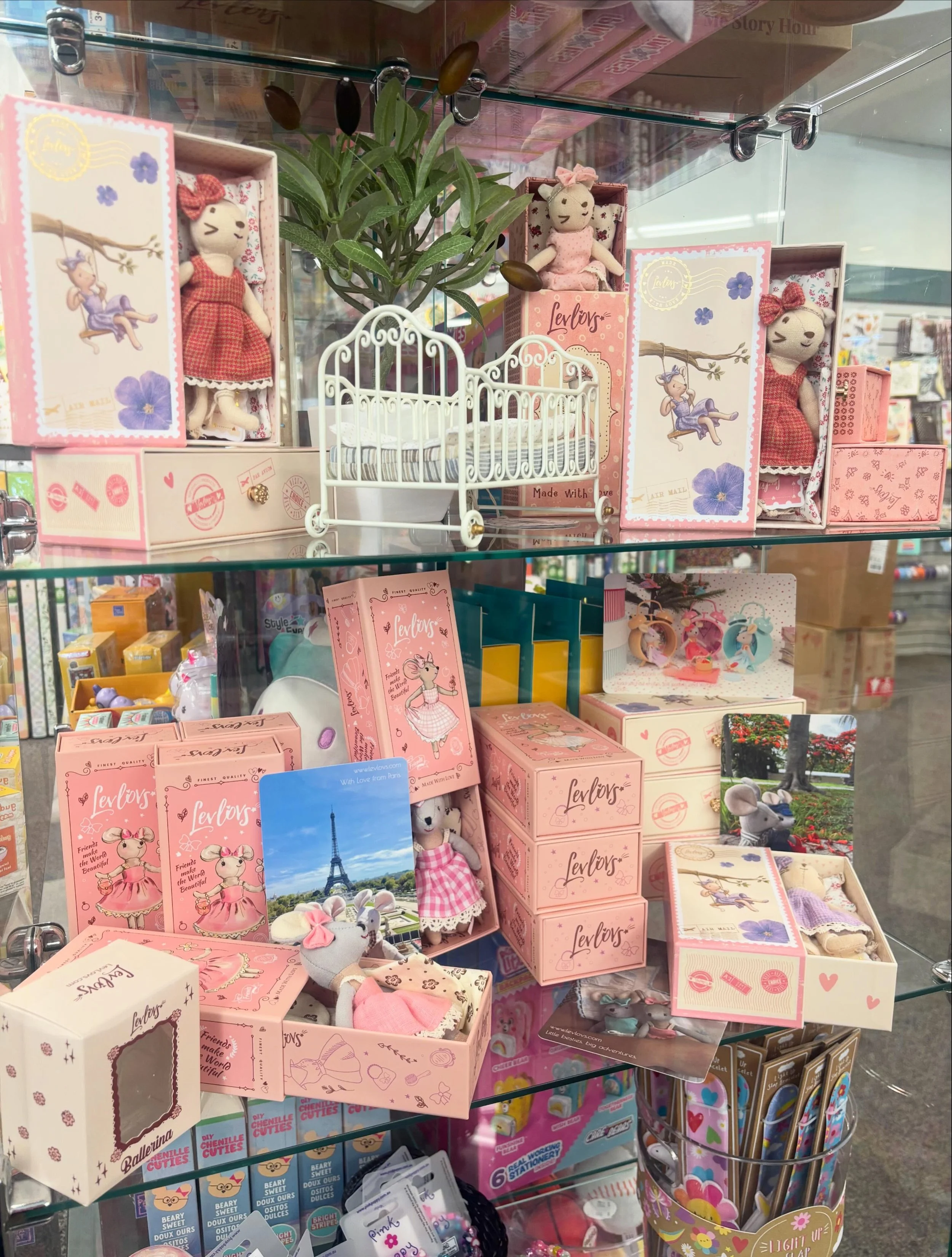 Tiny friends, big adventures 🐭💕 Our Levlovs mice have moved in, each one tucked into her own little storybook box with a bed and blanket. ☺️

#toy #cute #levlovsmice #littlebesties