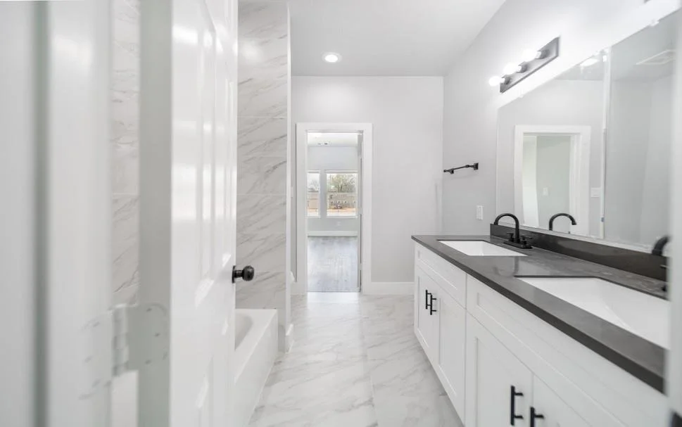 Second Bathroom 2.jpeg