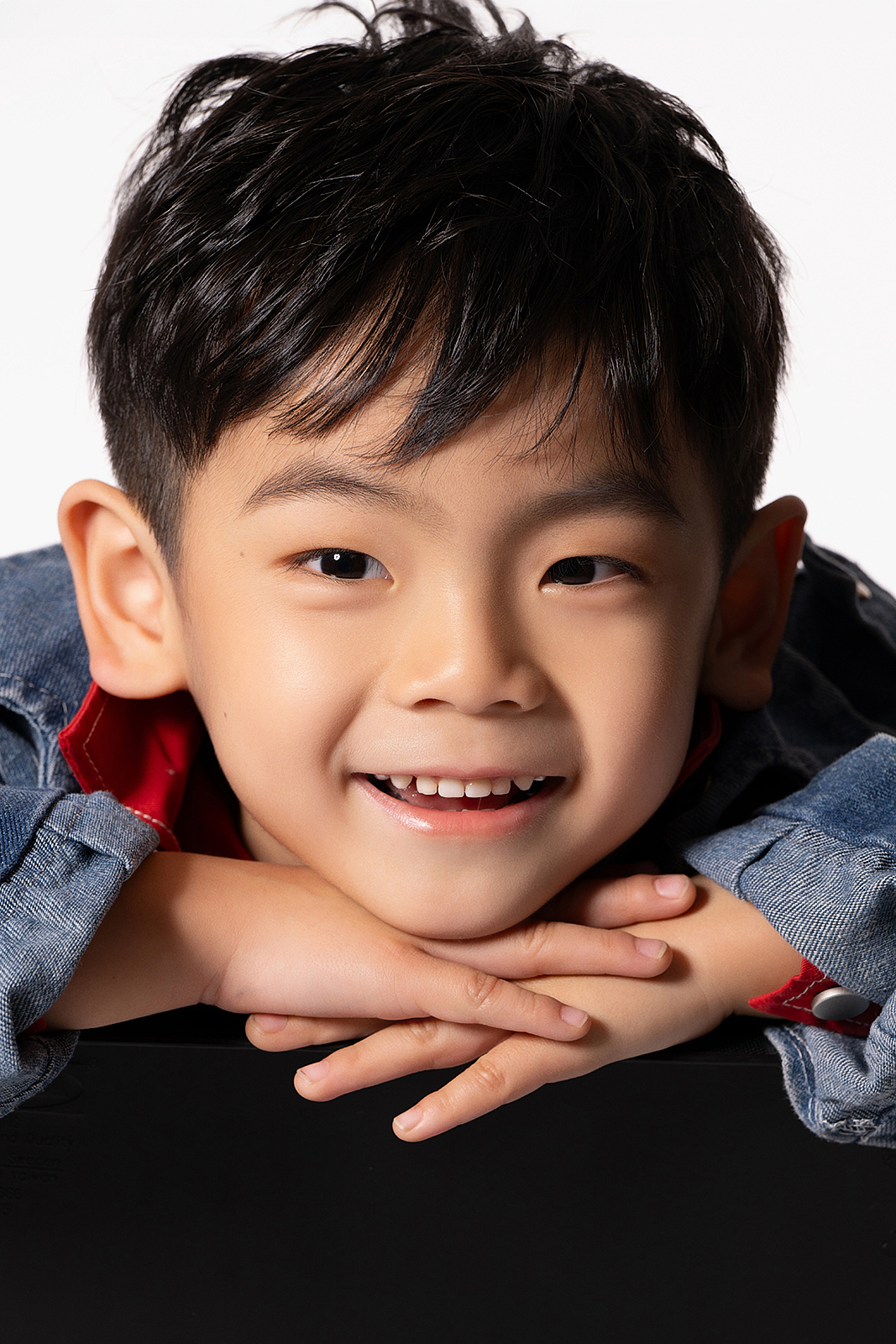 High-end outdoor children’s portrait at Manhattan riverside park