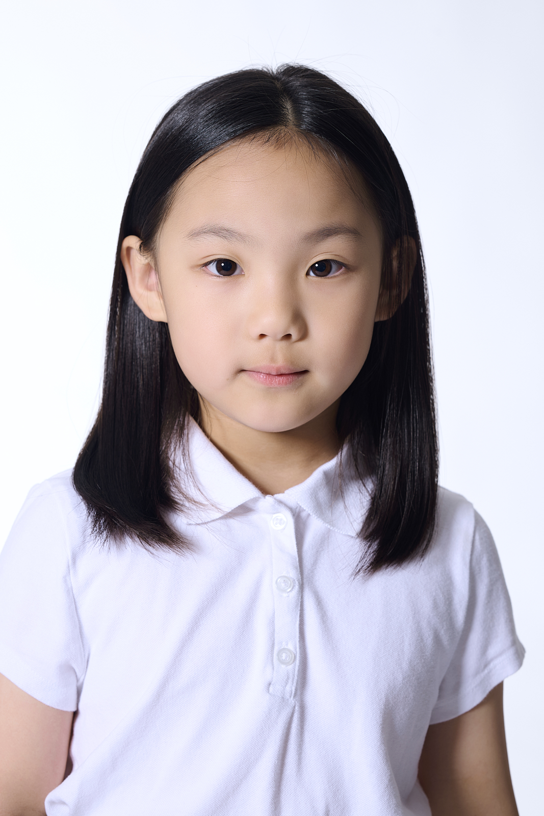纽约模特资料拍摄 - 少女直视镜头头像照